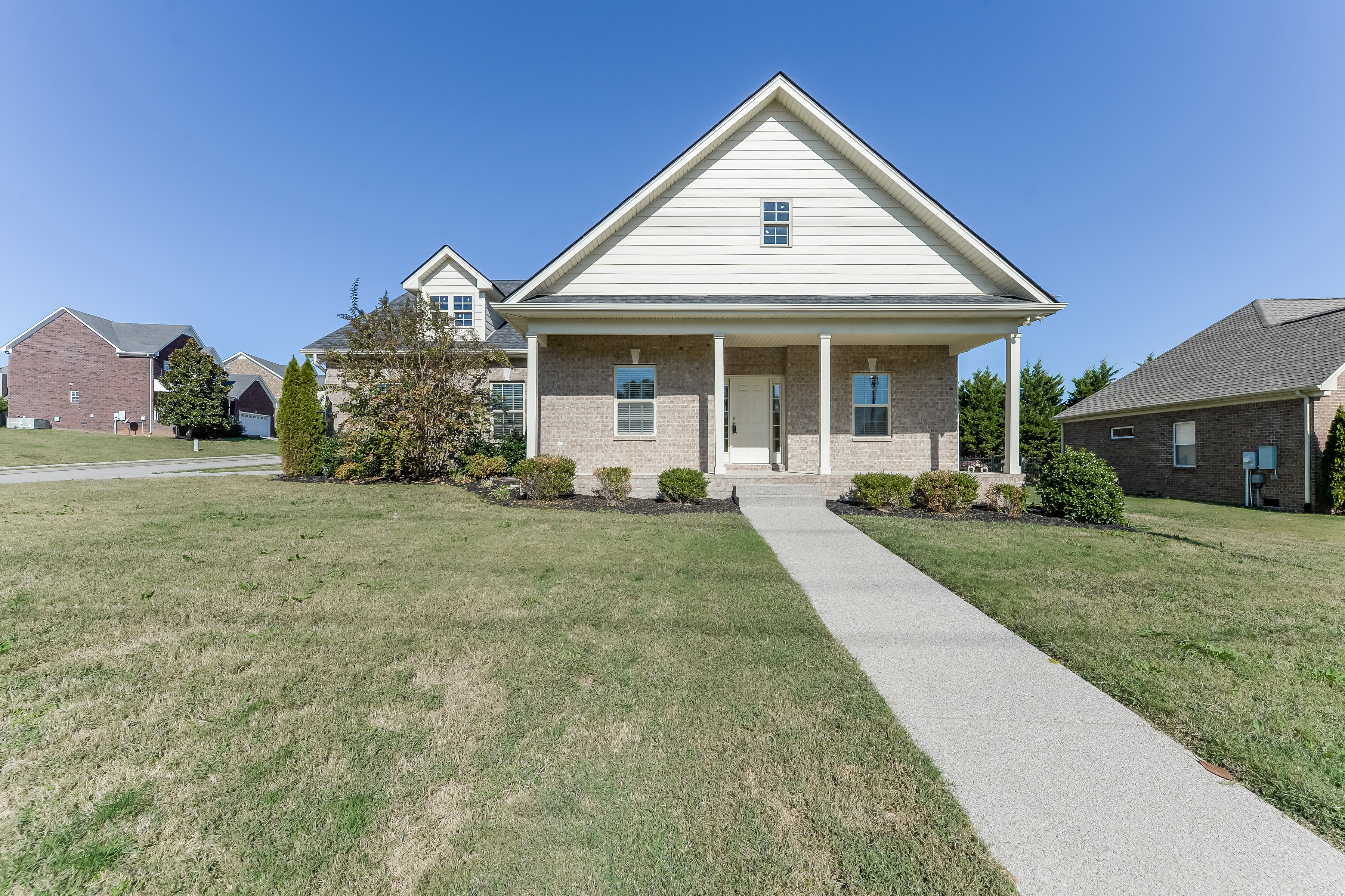 3024 Honeysuckle Dr Spring Hill, TN 37174